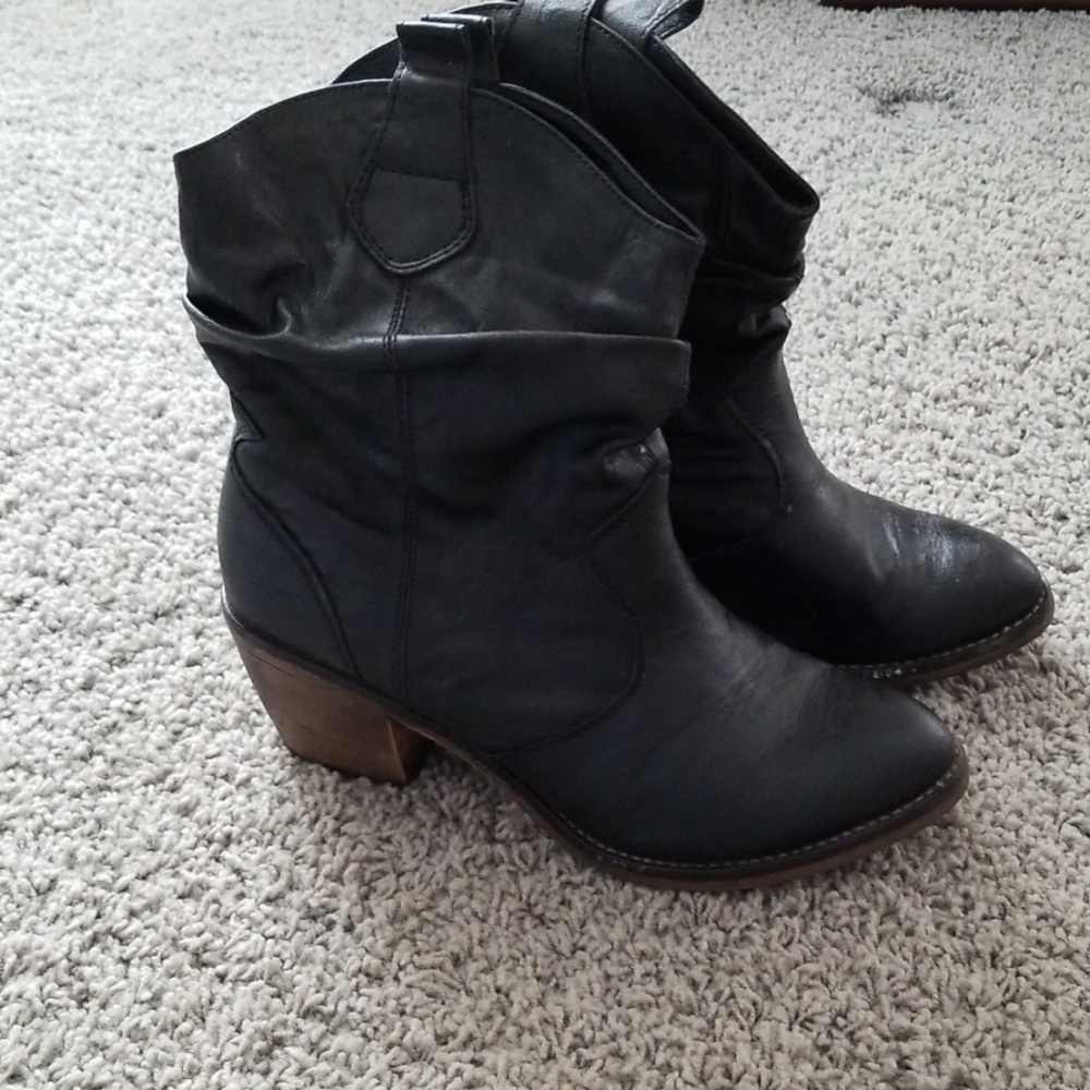 Black mid sized cowboy boots